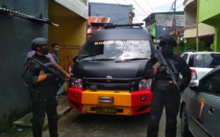 Hukum