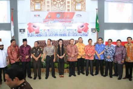 Rapat Konsolidasi Pencegahan dan Pemberantasan Korupsi yang dihadiri Kepala Daerah se Provinsi Bengkulu di Kantor Gubernur Bengkulu, Kamis (10/8/2017)