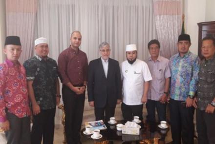 Walikota Bengkulu Helmi Hasan saat menyambangi kedutaan Iran