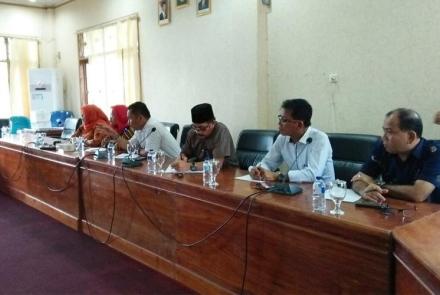 Komisi II DPRD Kota Hearing dengan Camat dan Lurah Kampung Melayu