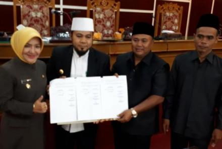 RAPBD 2018 akhirnya disepakati oleh dewan kota menjadi APBD 2018