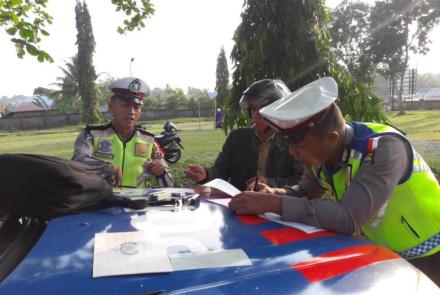 Hukum