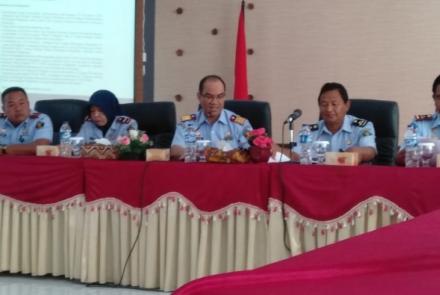 Hukum