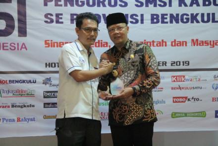 Dr. Rahiman Dani bersama Gubernur Provinsi Bengkulu 