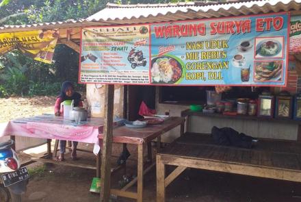 TMMD 112 Membawa Berkah Buat Pedagang Nasi Uduk
