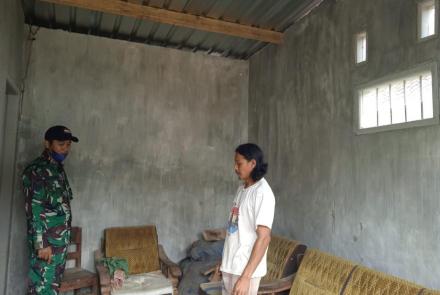 Suasana Harmonis Satgas TMMD dan Warga