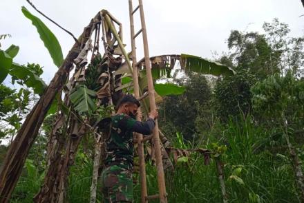 Bambu Tingkat Tangga Bambu untuk TMMD 112 Tulungrejo