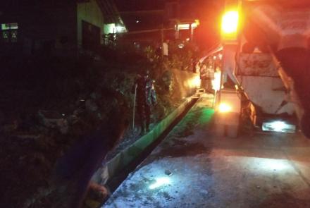Satgas TMMD Tak Kenal Waktu Untuk Selesaikan Pengerjaan Drainase