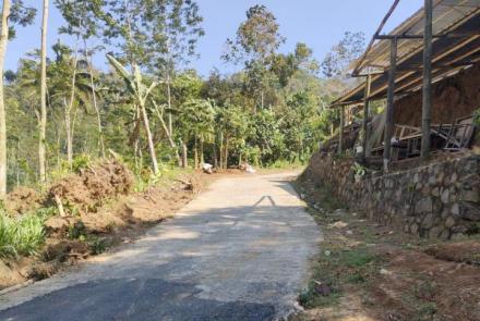 Jalan Mulus Harapan Warga Desa Tulungrejo Terwujud