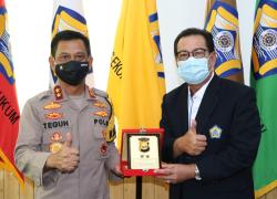Hukum