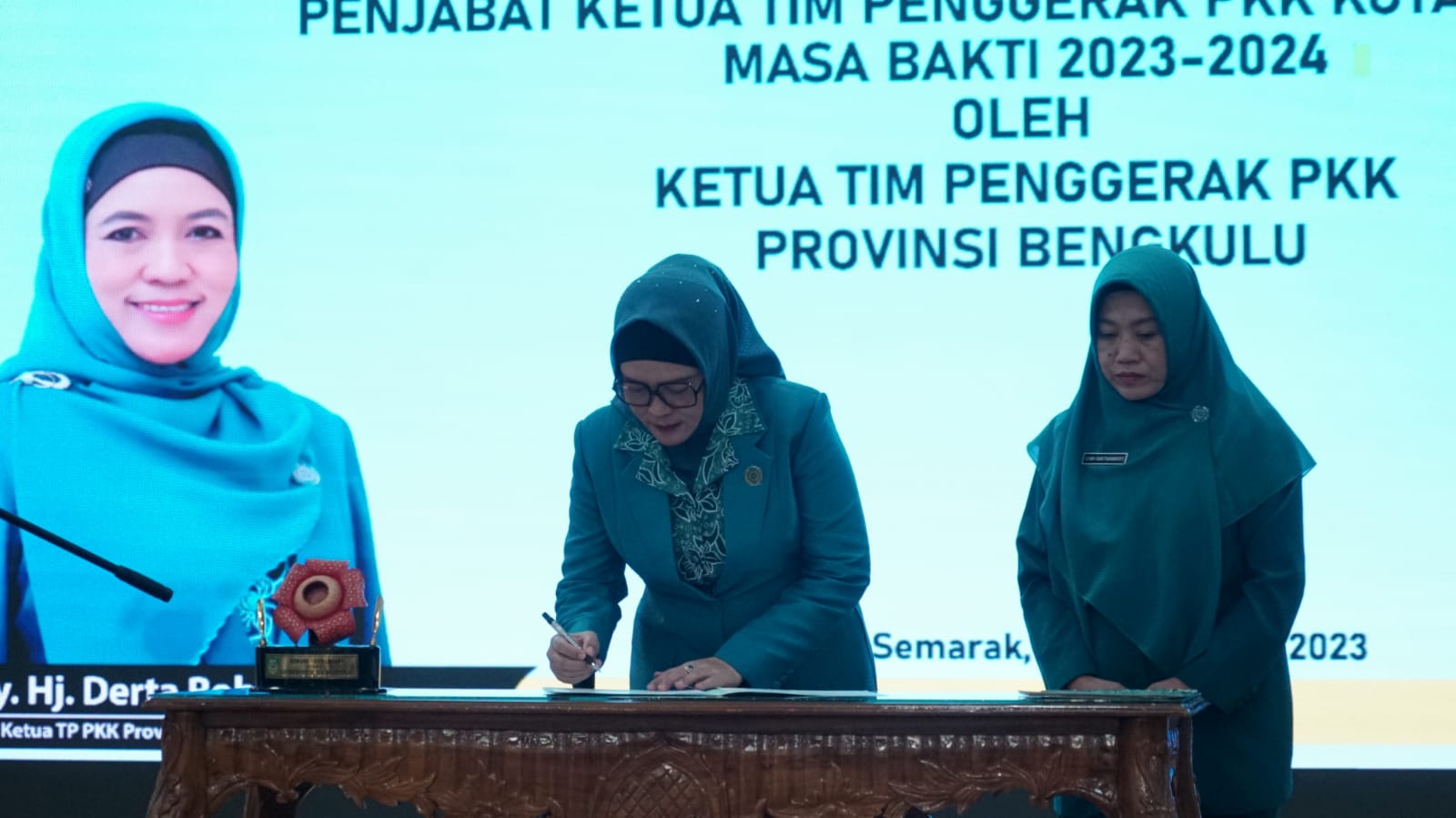 Ketua TP PKK Provinsi Bengkulu Derta Rohidin