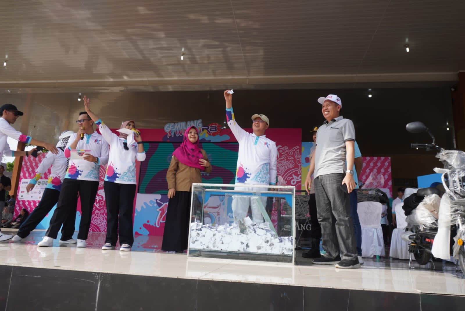 HUT ke-55 Provinsi Bengkulu, Gubernur Rohidin: Jalan Santai Dapat Hadiah