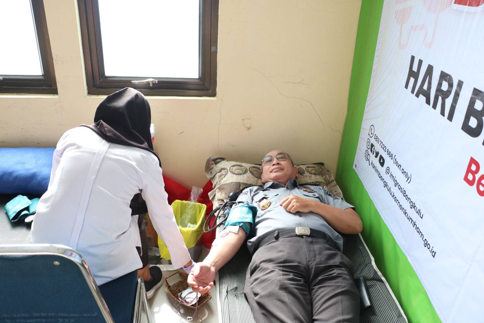 Hari Bhakti Imigrasi Ke-74, Kakannwil Kemenkumham Pantau Kegiatan Donor Darah