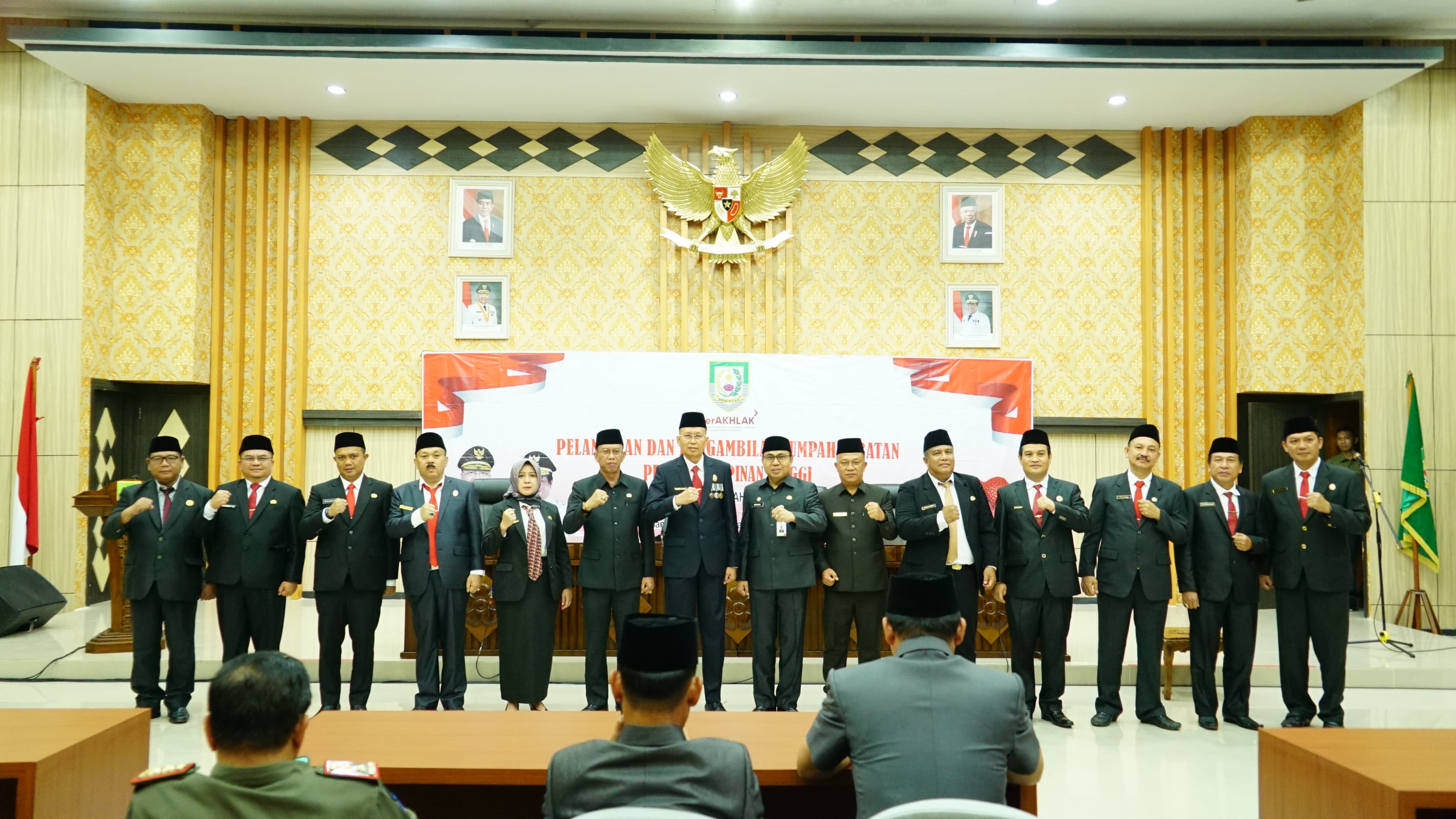 Lantik 12 Pejabat Eselon II, Sekda Isnan Fajri : Penyegaran Birokrasi