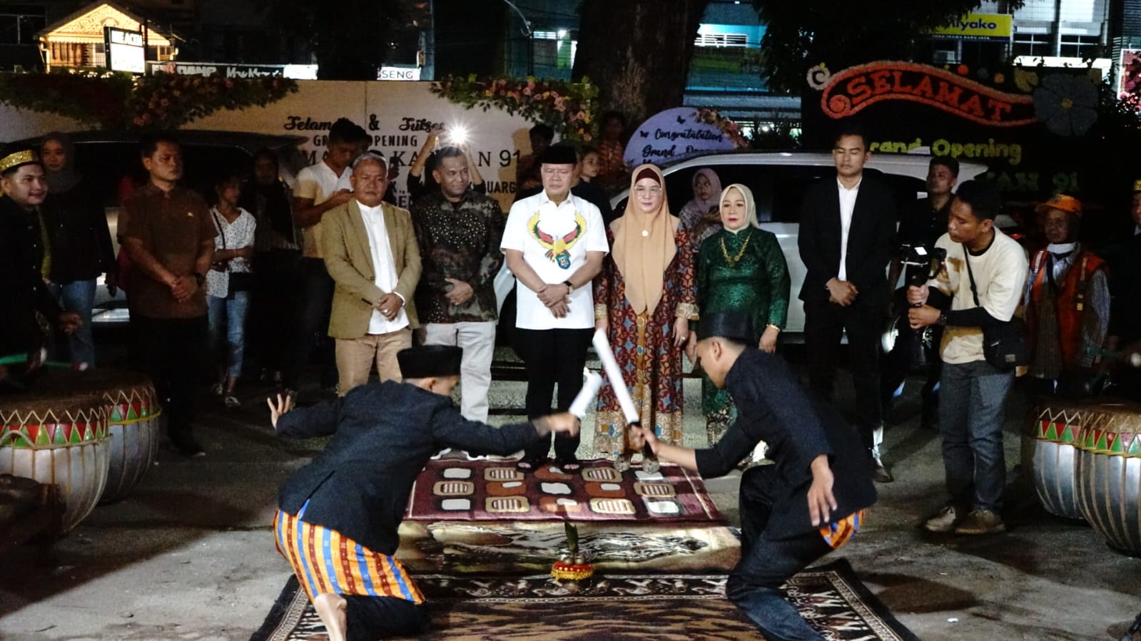 Gubernur Bengkulu Rohidin Mersyah saat Resmikan Resto SI Kabayan 91