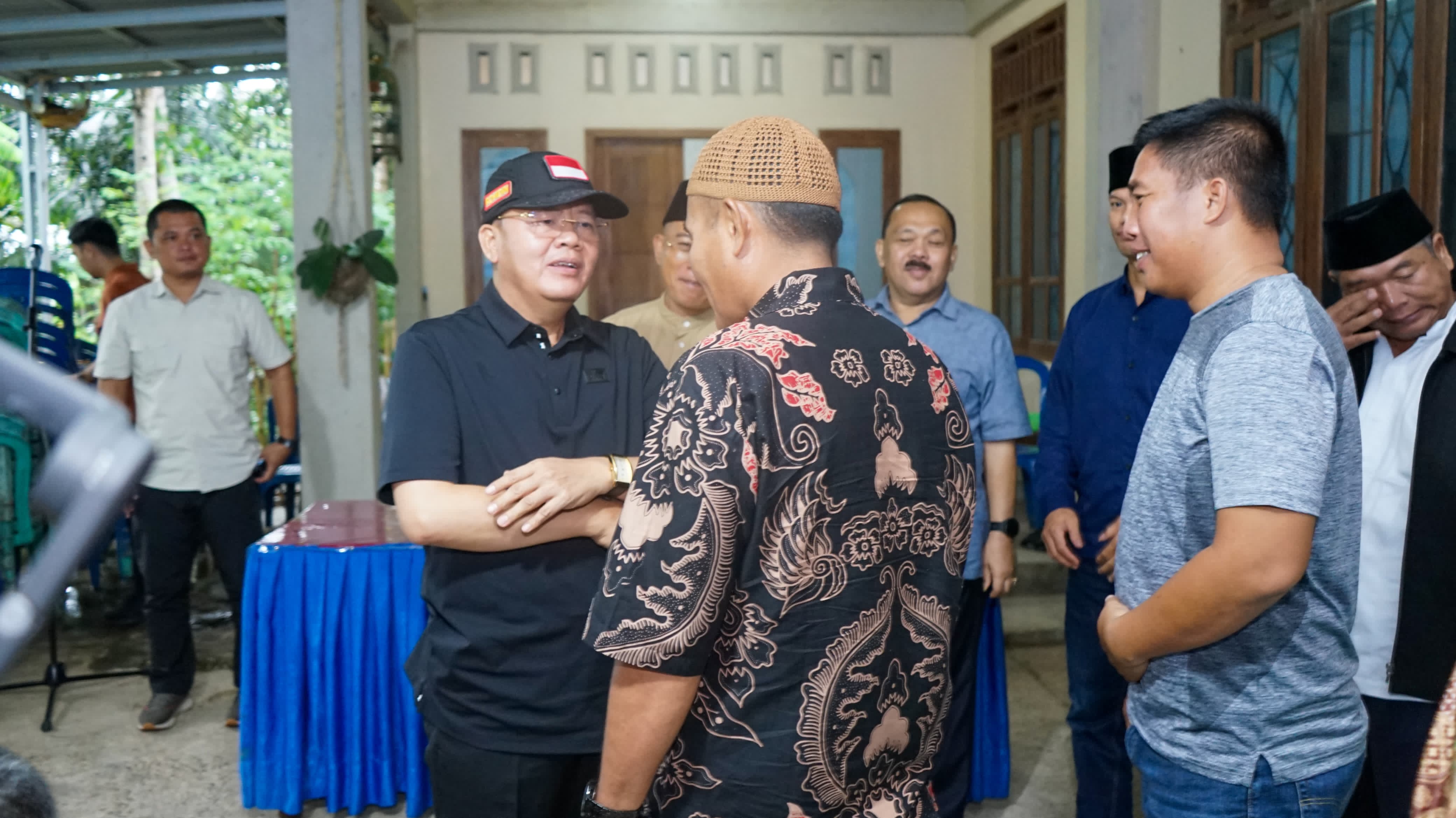 Gubernur Rohidin Berikan Santunan Duka kepada Keluarga Korban Tenggelam di Sungai Kedurang