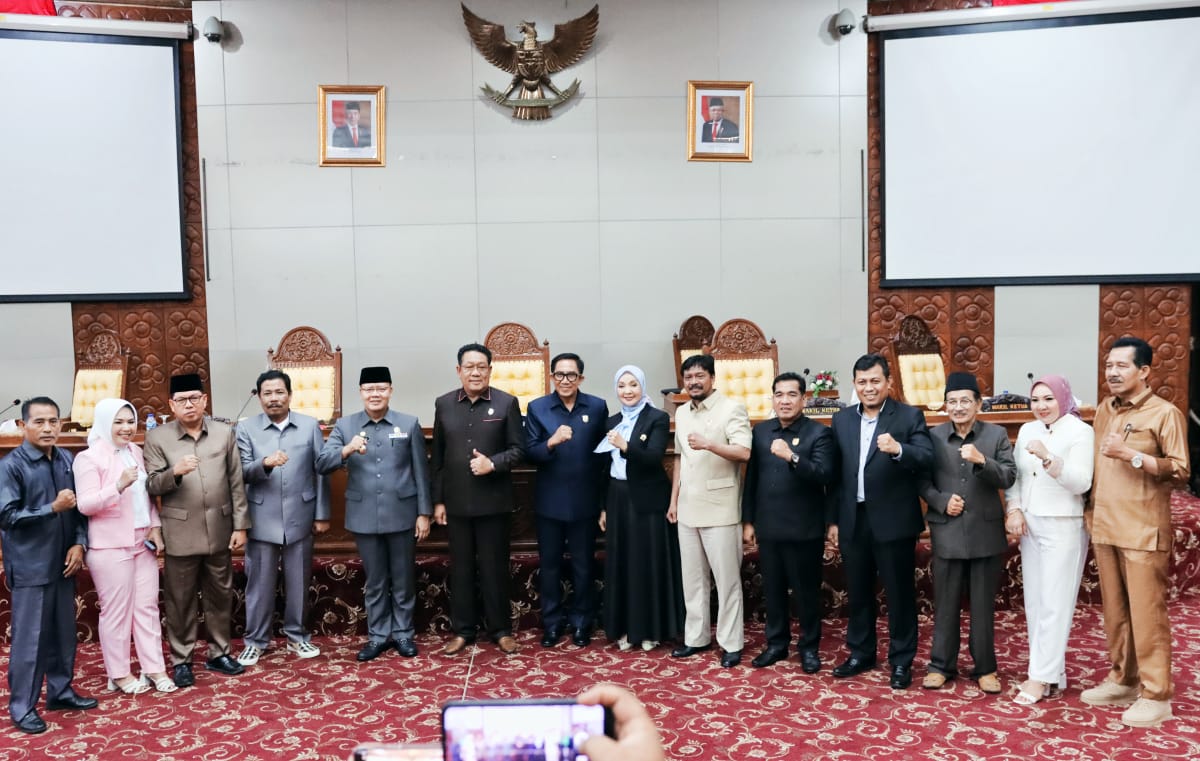 Penandatanganan Kesepakatan Bersama KUA-PPAS APBD Provinsi Bengkulu 2025