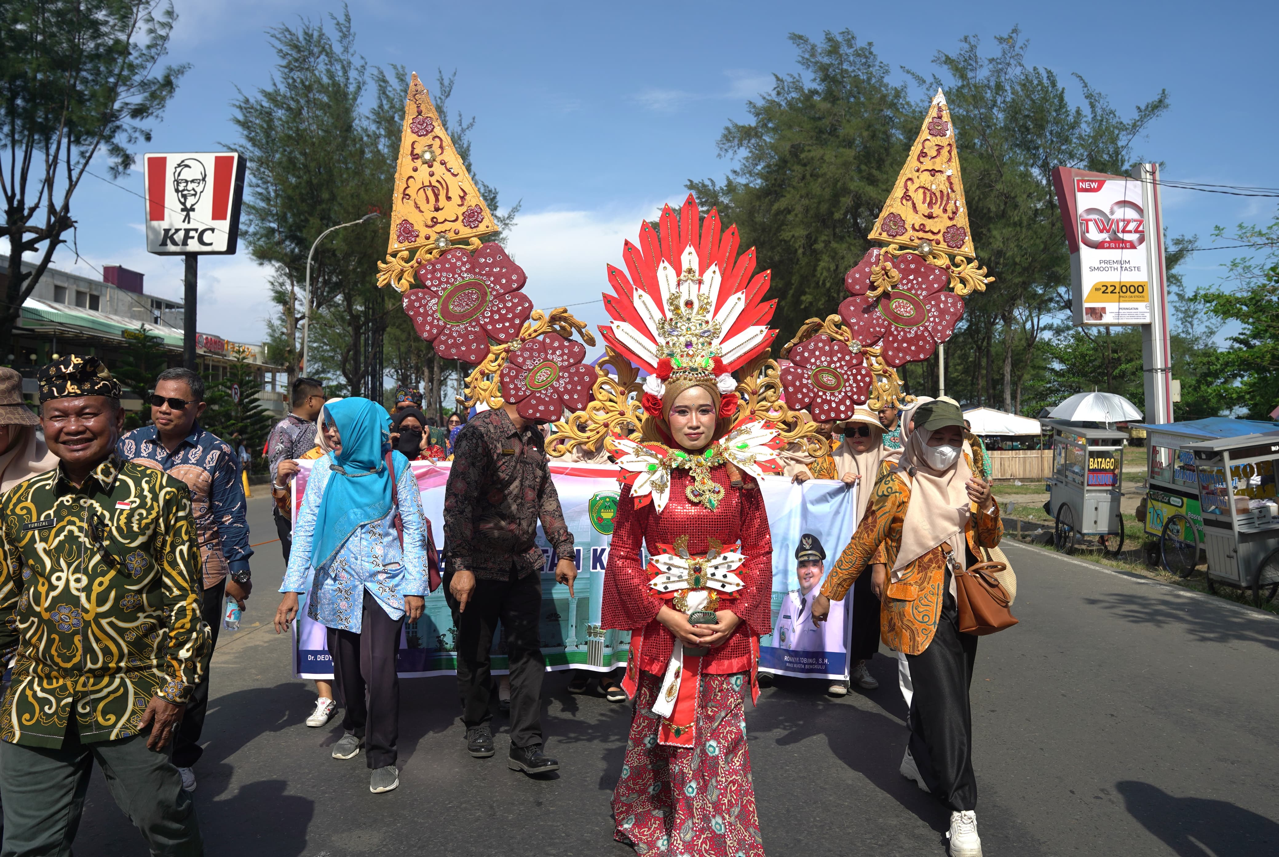 Karnaval Batik Besurek Meriahkan Festival Tabut 2025