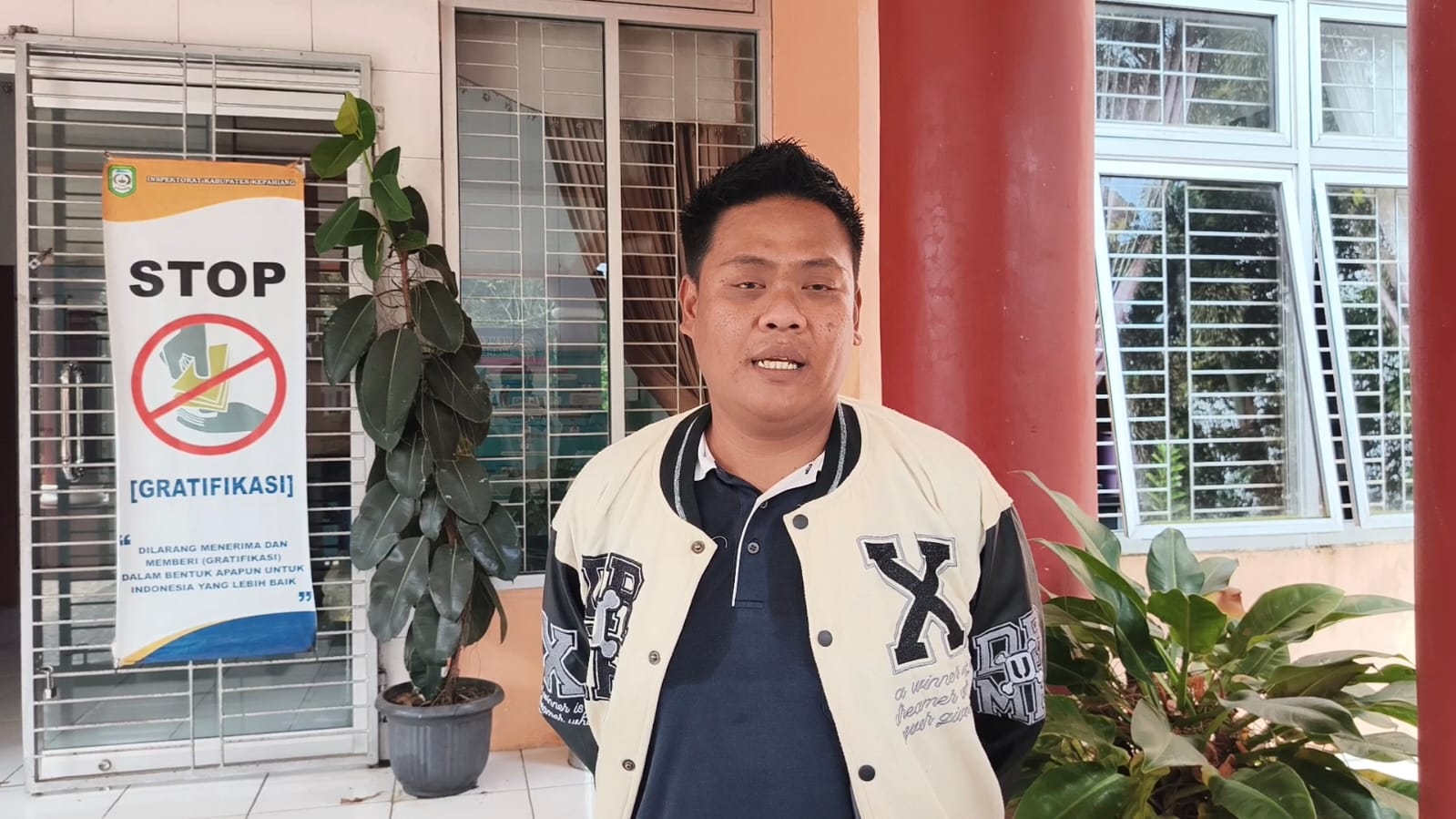 Bantah Klaim Hubungan Cucu, Suami Sah Laporkan Oknum Kades " Si Kakek " ke Inspektorat