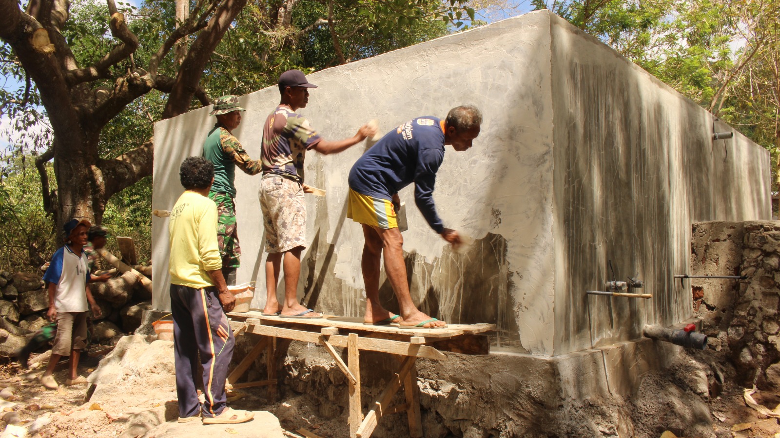( Proses Pembuatan Bak Air Besih )