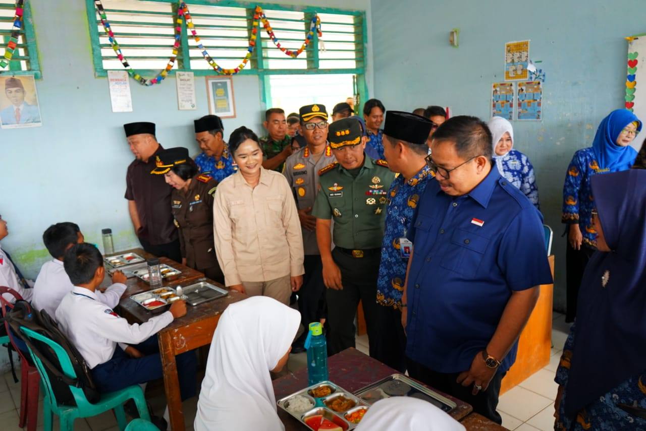 Bersama Koordinator MBG, Pj Walikota Tinjau Program MBG Di Dua Titik