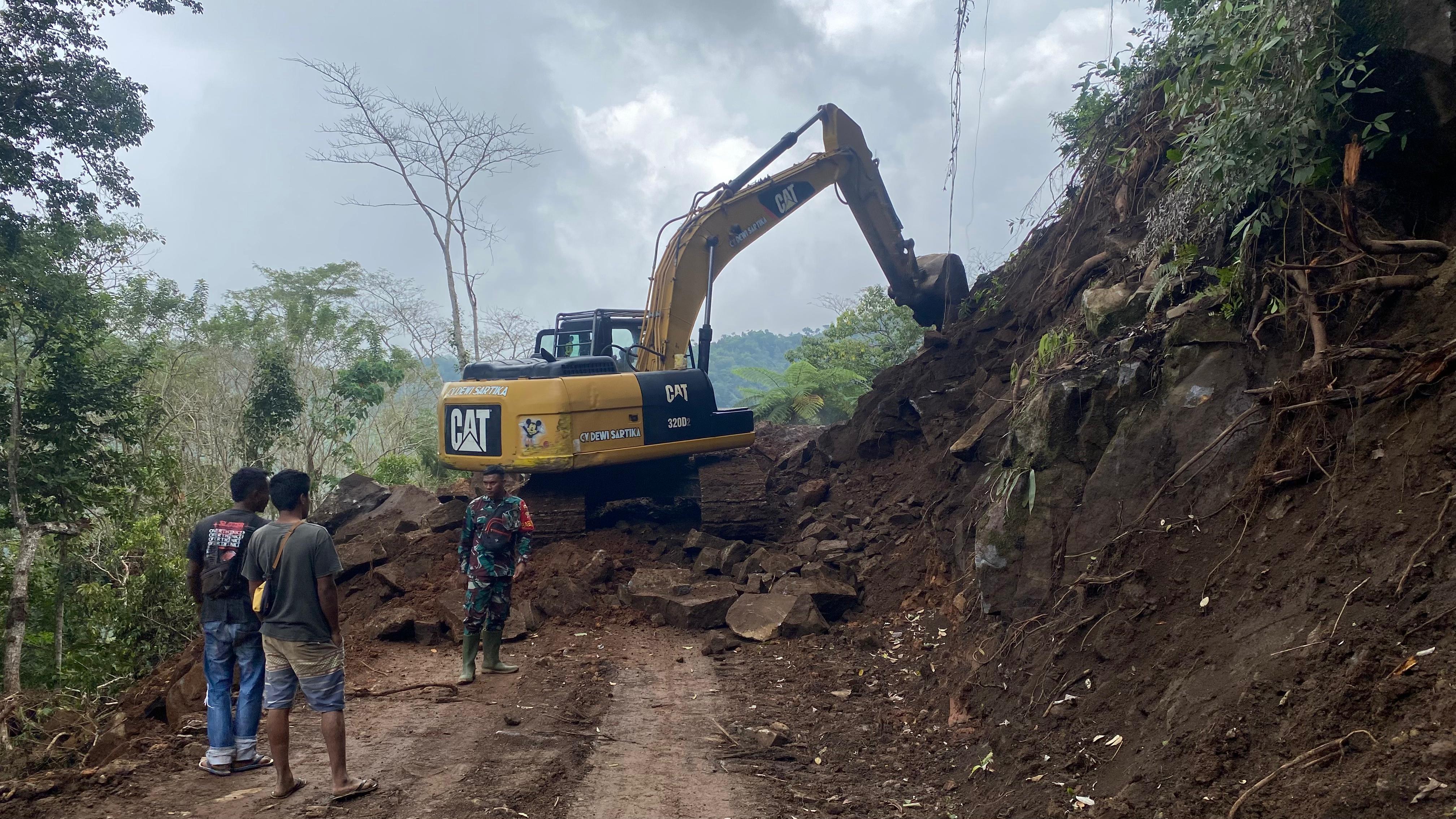 Proses kegiatan fisik pembukaan jalan