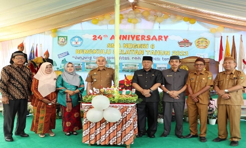 Bupati Gusnan Mulyadi