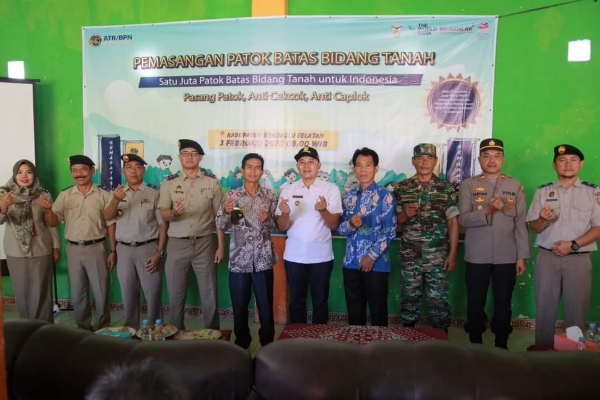 Foto bersama Bupati Bengkulu Selatan