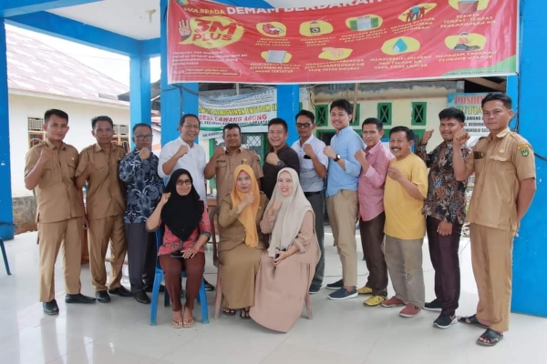Komisi II DPRD BS foto bersama Pemdes