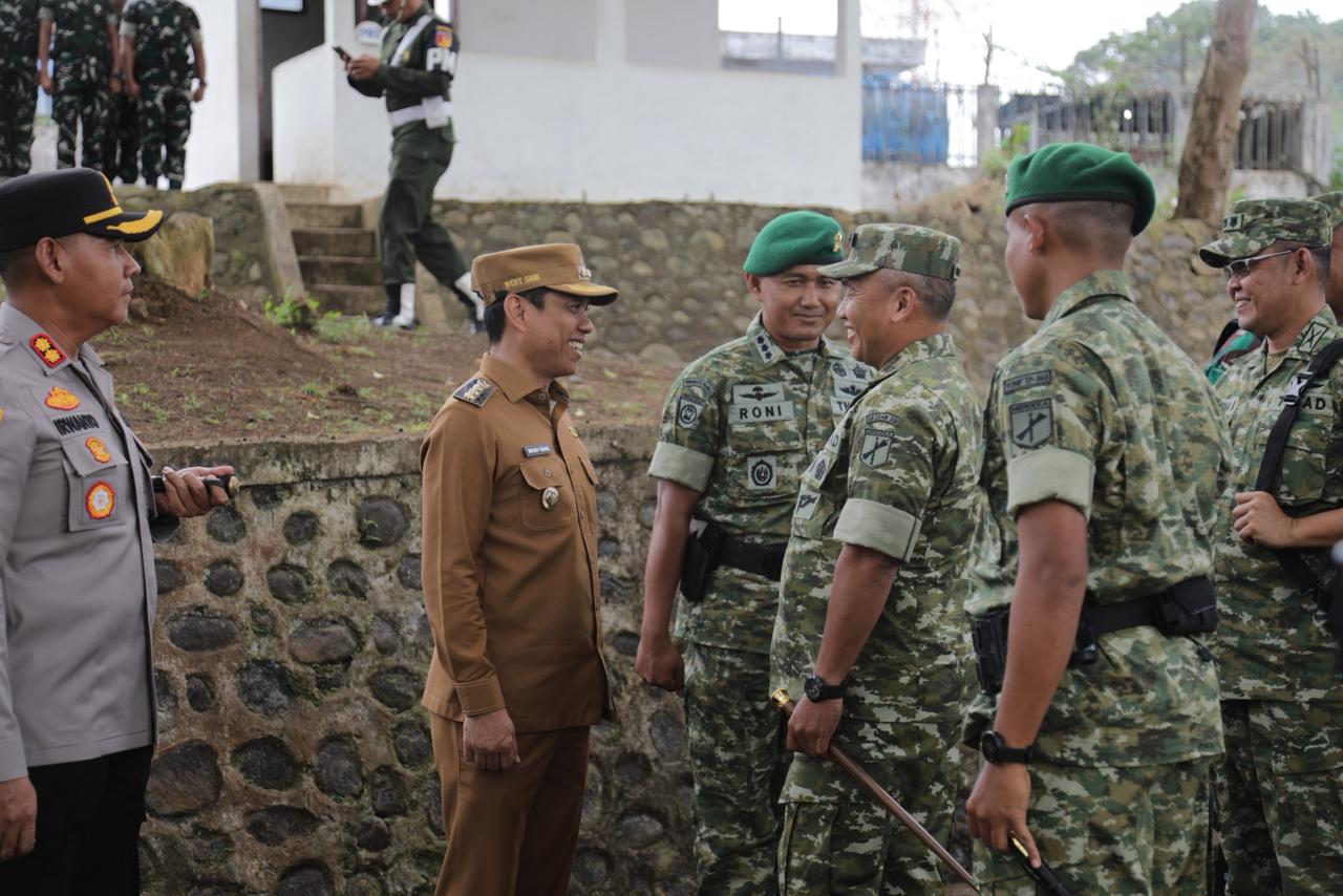 Wali Kota Bersama dengan Forkopimda ketika menyambut kedatangan Pangdam XIII Merdeka. (Foto: Diskominfo).