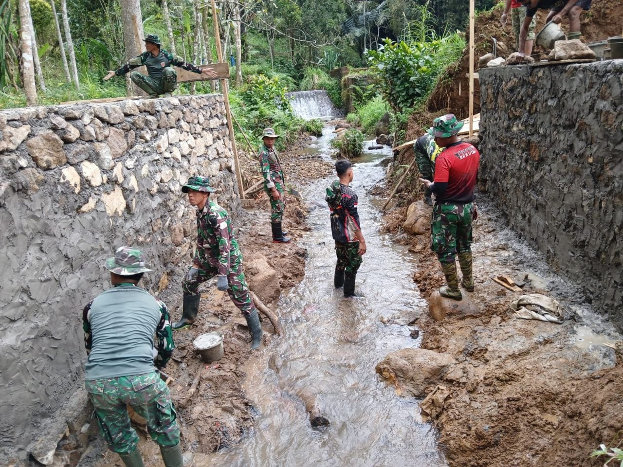 Proses pembangunan jembatan