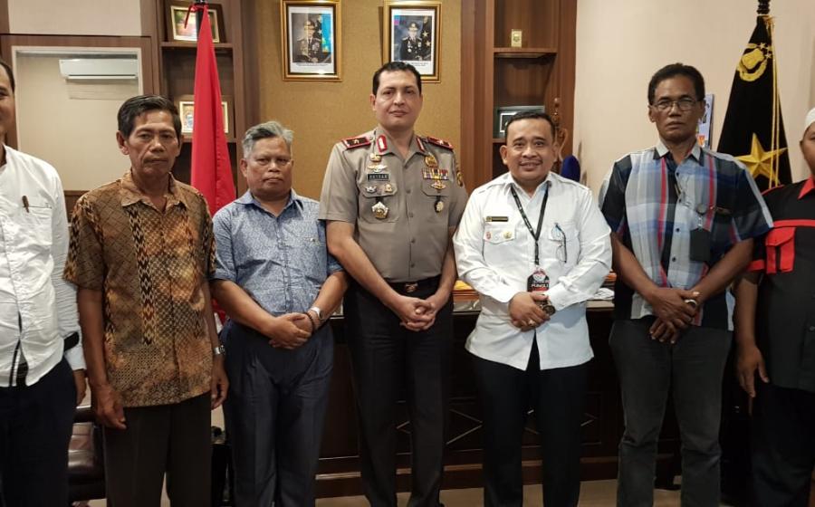 nasional  