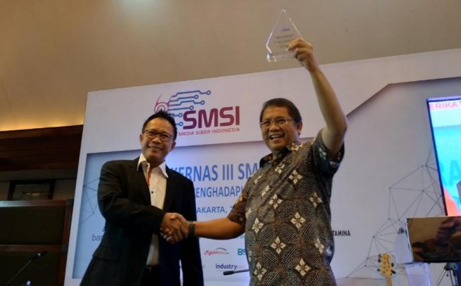 nasional  