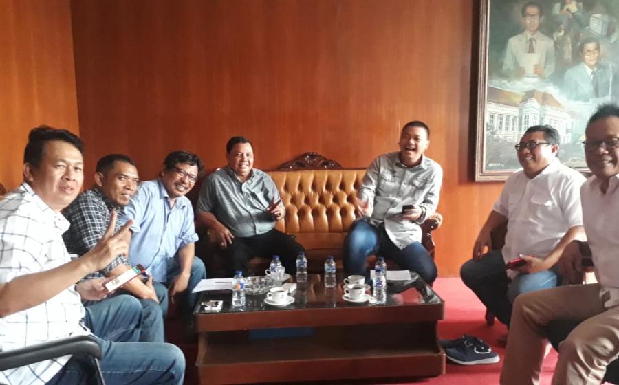 nasional  