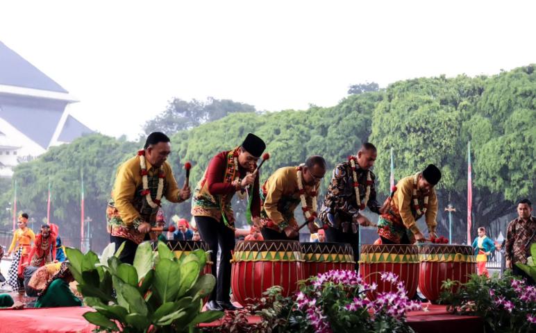 hiburan 