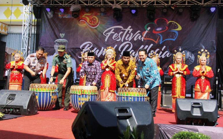 hiburan  
