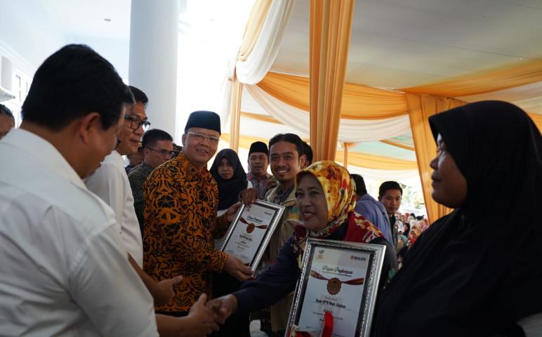bisnis    