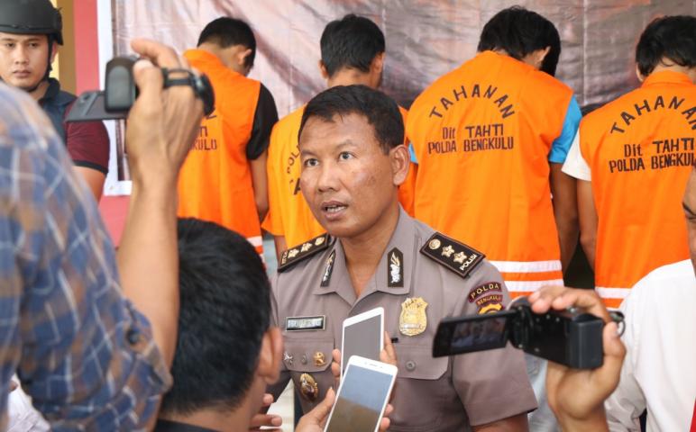 Hukum