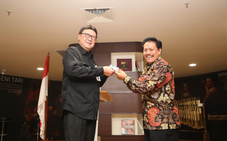 Nasional
