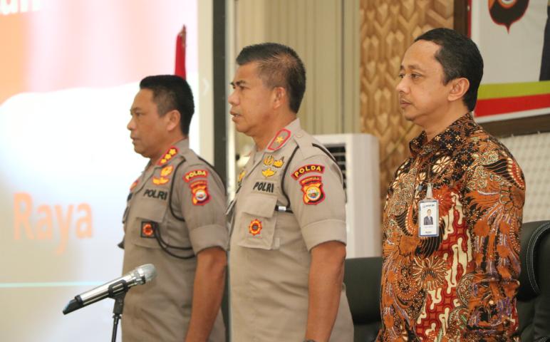 Hukum