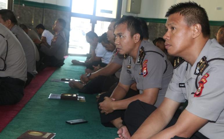 Hukum