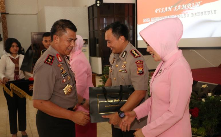 Hukum
