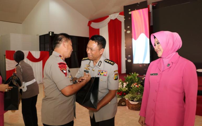 Hukum