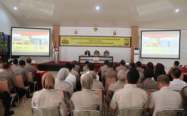 Hukum