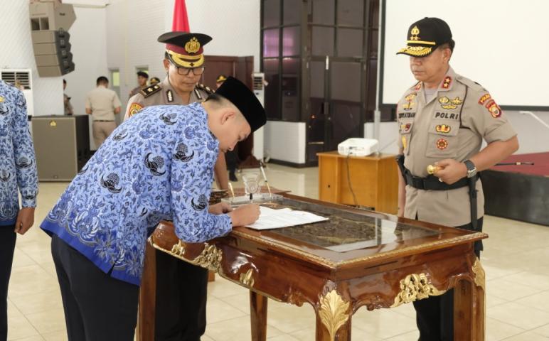 Hukum