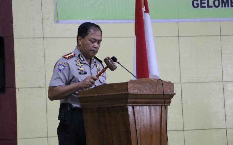 Hukum