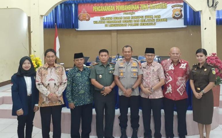 Hukum