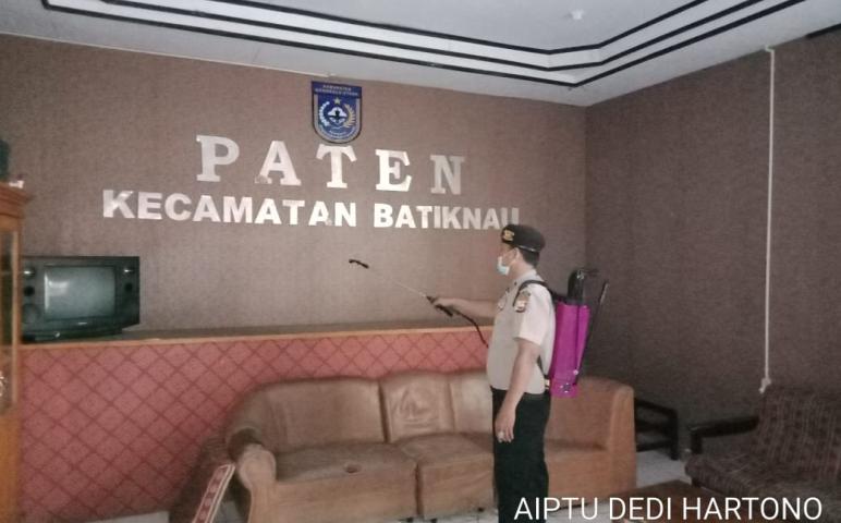 Hukum