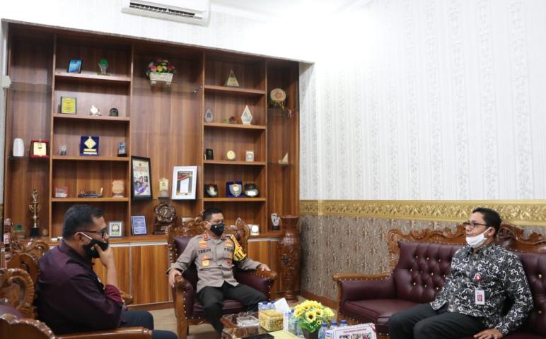 Hukum