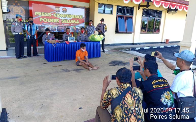 Hukum